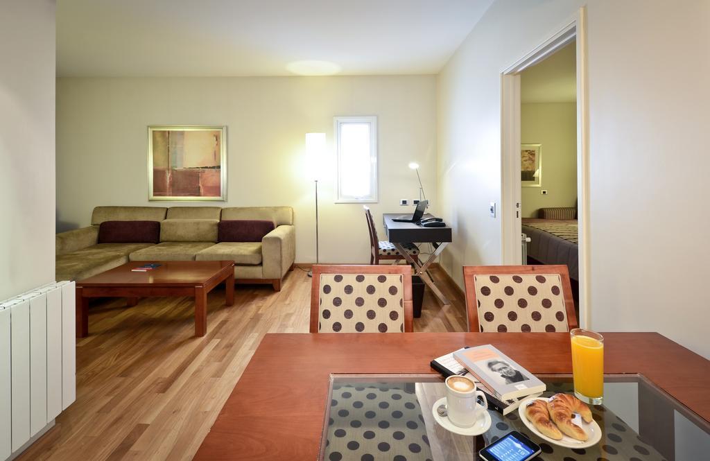 Grand Brizo Comahue Hotel Neuquen Exterior photo